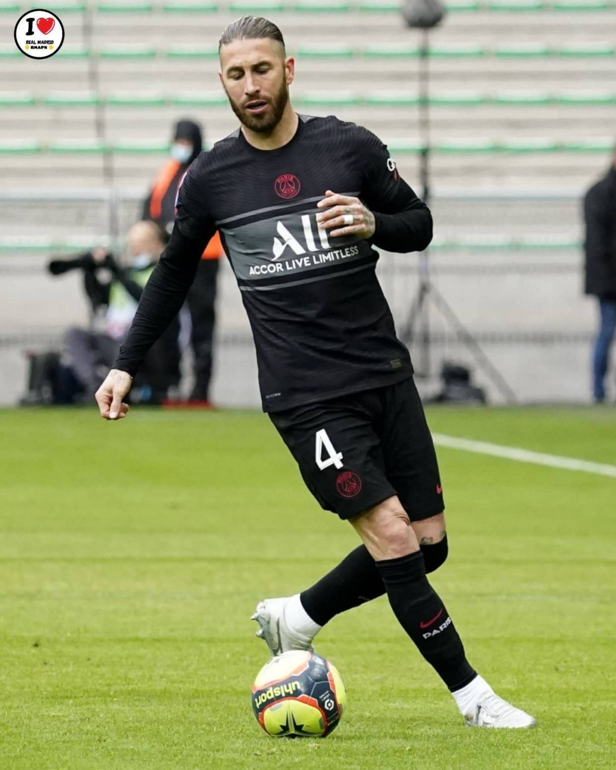 那不勒斯绝地反击莱比锡红牛，马尔基尼奥斯惊艳世界