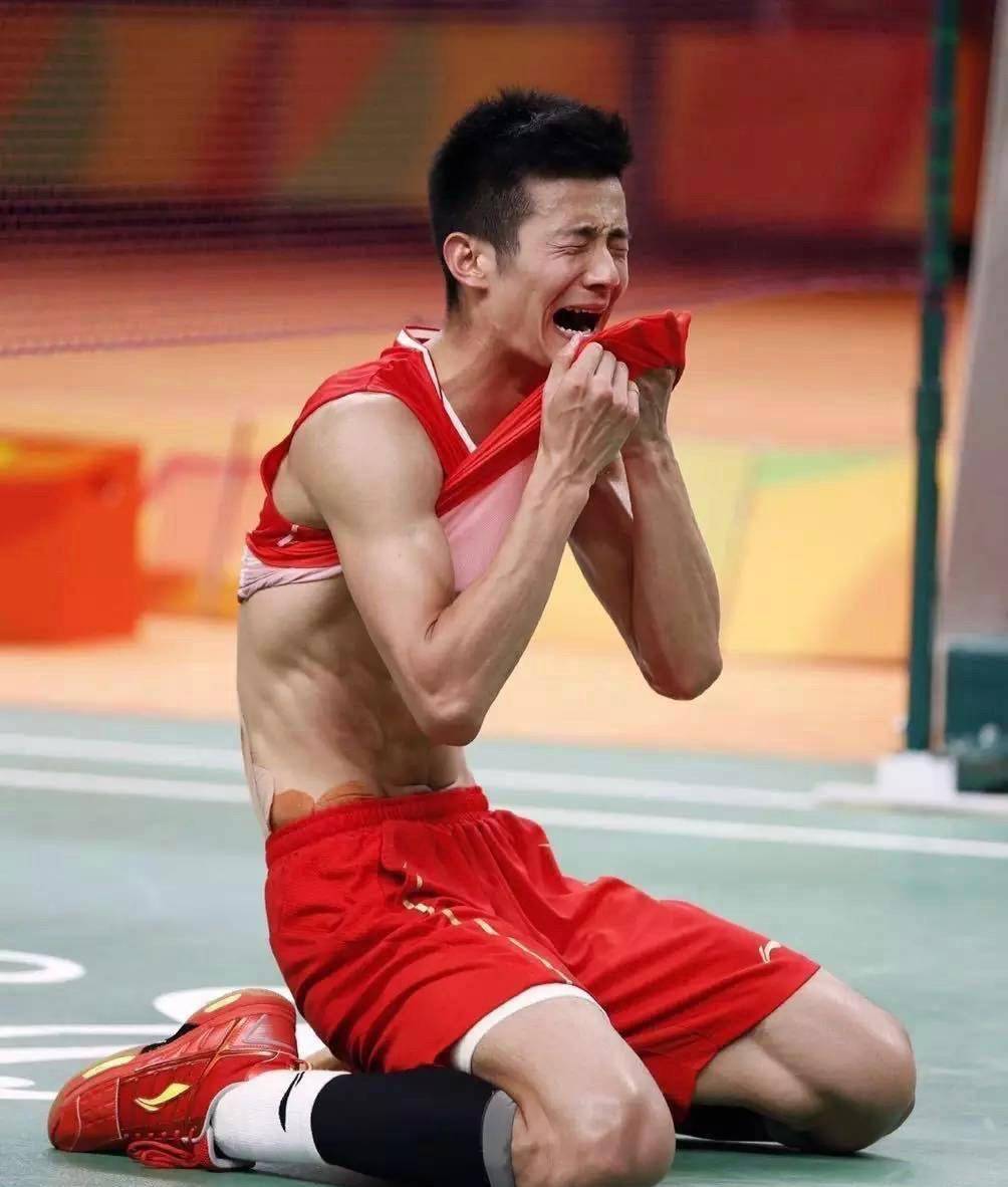 马来西亚羽毛球队血洗英格兰羽毛球队,谌龙绝境逆转的简单介绍 马来西亚羽毛球队血洗英格兰羽毛球队,谌龙绝境逆转的简单介绍