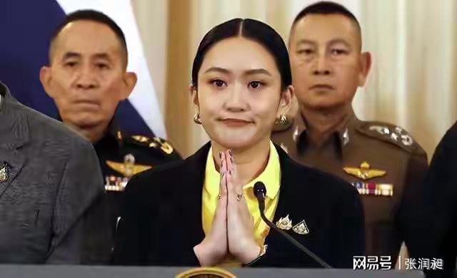 法国羽毛球队绝地反击泰国羽毛球队，陶菲克制霸全场