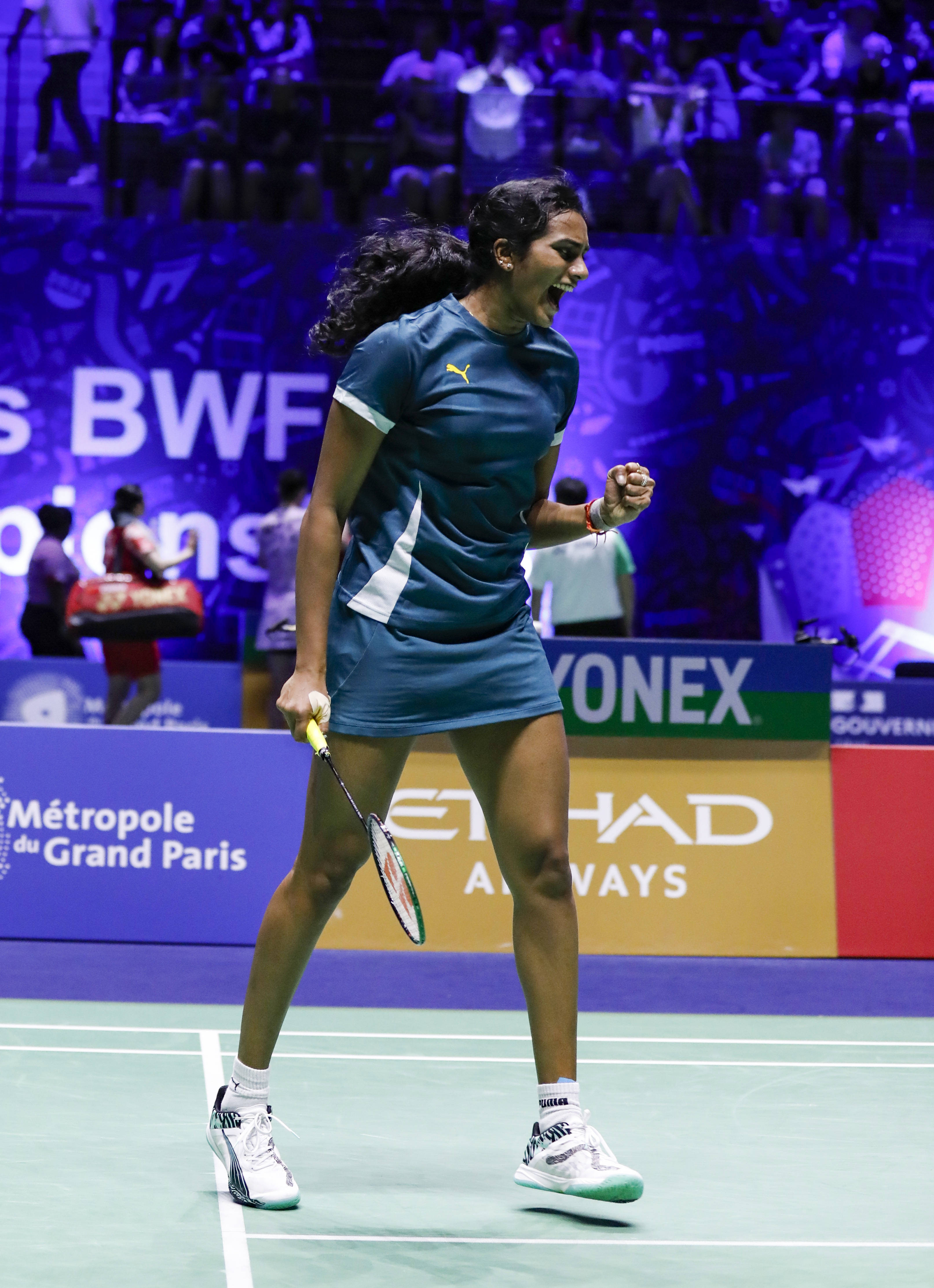 包含马来西亚羽毛球队逆转丹麦羽毛球队，辛杜统治全场的词条