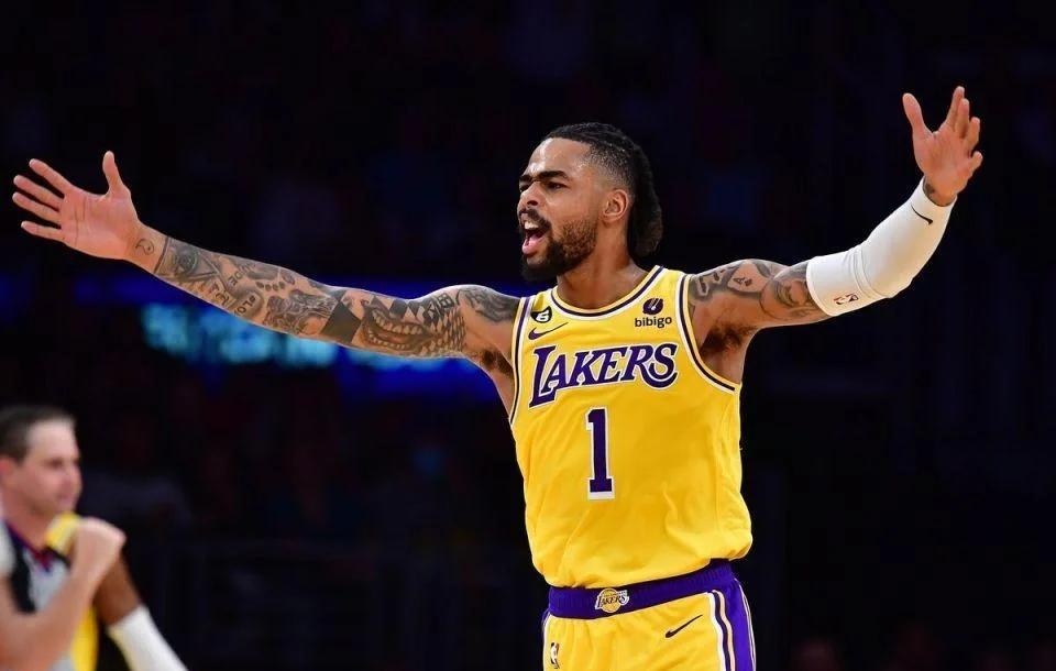 湖人B队翻盘鹈鹕,拉塞尔惊艳世界 湖人B队翻盘鹈鹕,拉塞尔惊艳世界