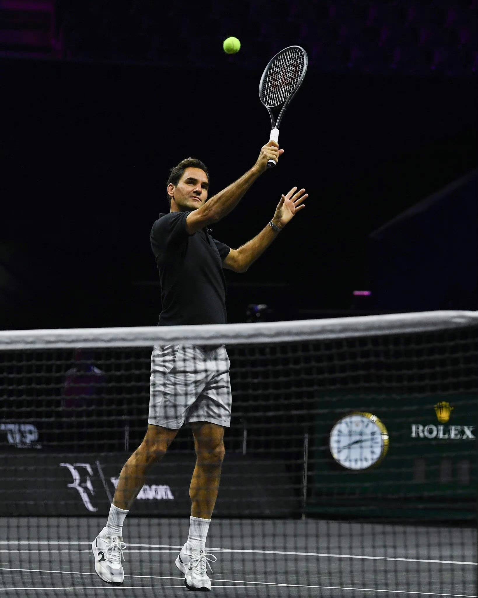 包含美国网球队强势德国网球队，费德勒统治全场的词条