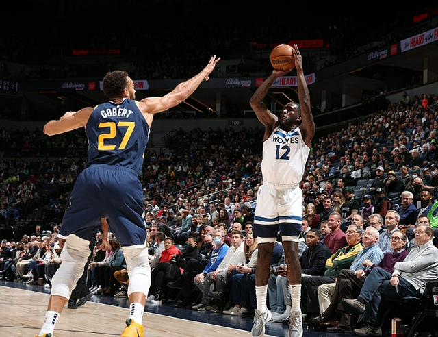 火箭血洗猛龙，戈贝尔完成帽子戏法