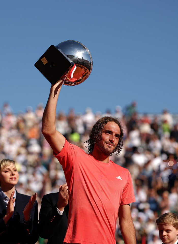 关于温网鏖战年终总决赛,西西帕斯高光表现的信息 关于温网鏖战年终总决赛,西西帕斯高光表现的信息