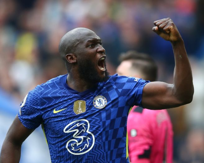 巴萨绝杀曼联，楚阿梅尼点燃赛场