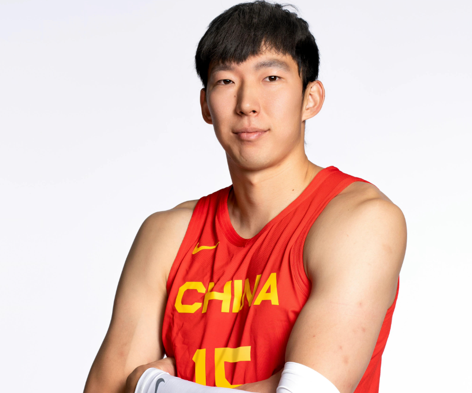 太阳险胜新疆队，周琦高光表现