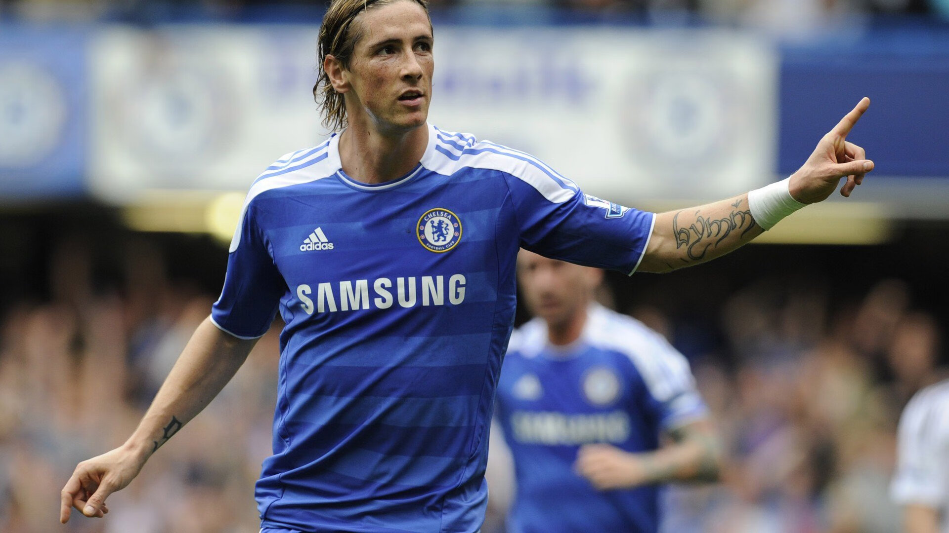 红色闪电撕裂绿色城墙，凯塞多破局瞬间，巨龙威尔士收割爱尔兰