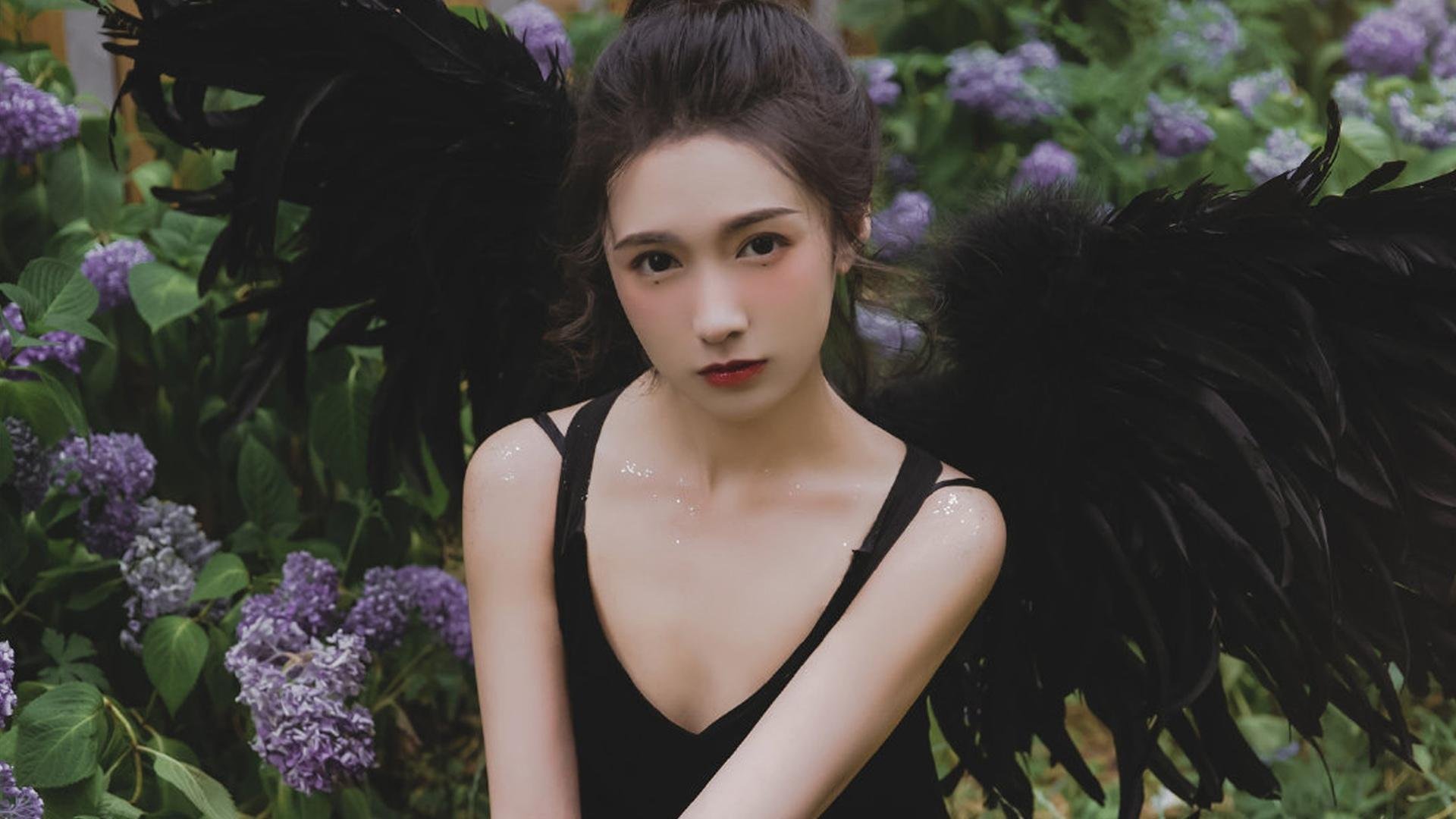 烈焰焚云，欧冠之夜的太阳，如何冲垮了黄蜂的防线？