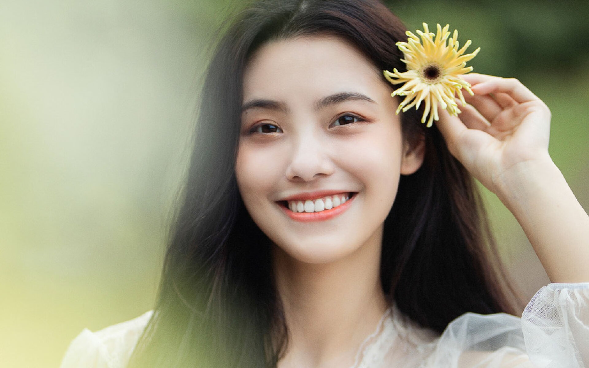 篮球场上的颠覆，无名黄蜂与巨星布伦森的平行叙事